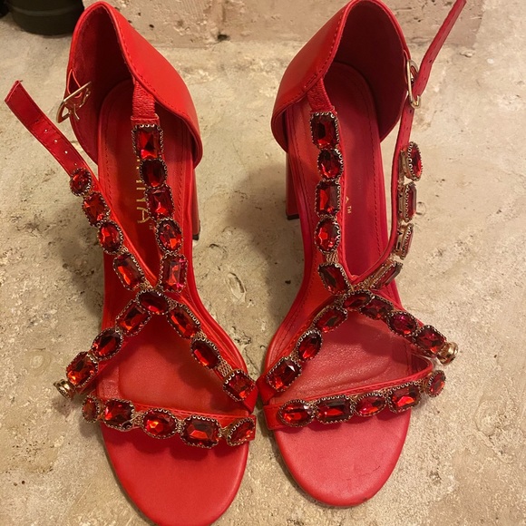 Liliana Shoes - 🚨SALE 🚨 5 items for only $25!!